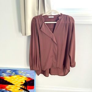Feminine blouse with shirring at front shoulders